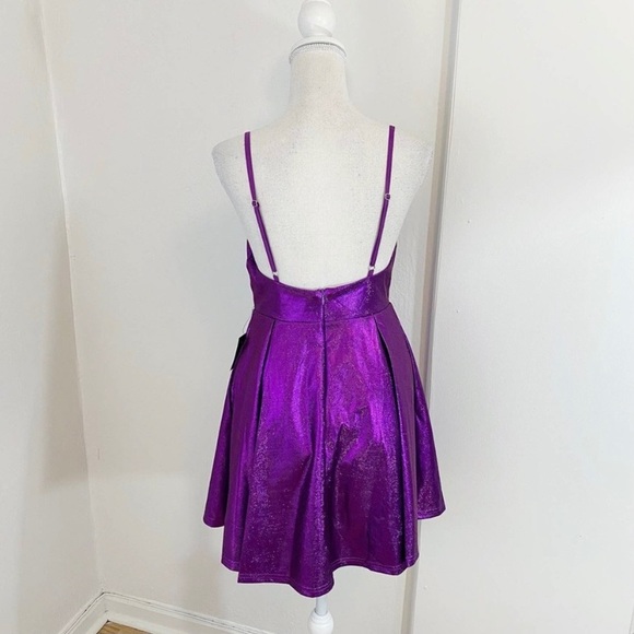 ✨LULU KEEPS GETTING BETTER / Metallic Skater Dress 💗✨ - Picture 6 of 10